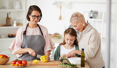 Cocinar con la familia mejora la salud física y mental