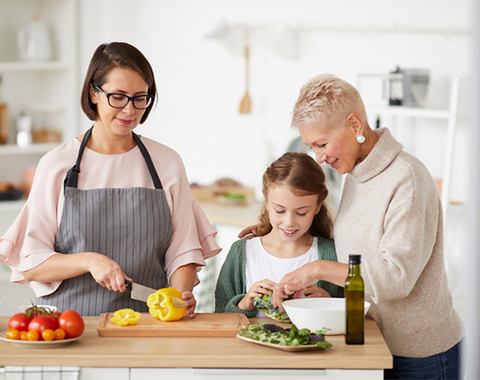 Cocinar con la familia mejora la salud física y mental