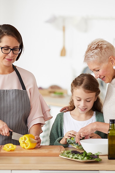 Cocinar con la familia mejora la salud física y mental